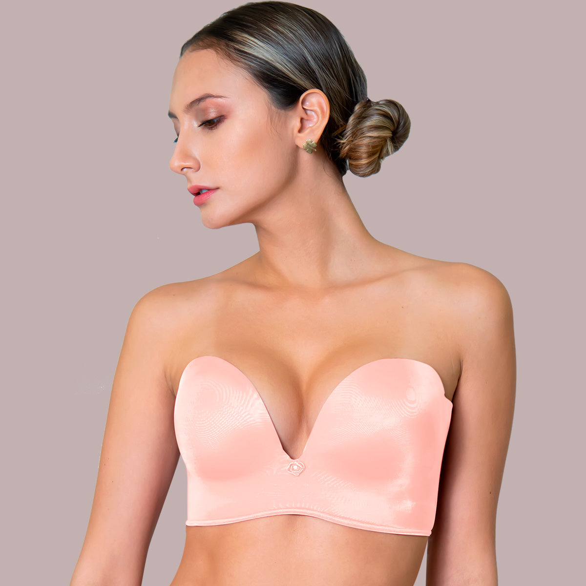 BRASSIER CON ESCOTE PROFUNDO